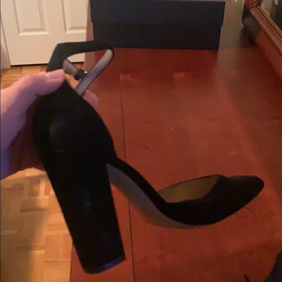 Also Pumps - Picture 3 of 5